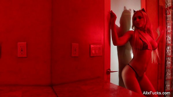 Alix Lynx sex