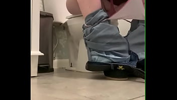 Girl In Toilet sex