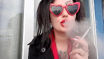 Smokes sex