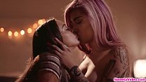 Lesbian Tribbing sex
