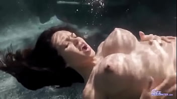 Bajo El Agua sex