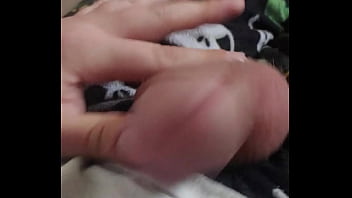 мастурбирует sex