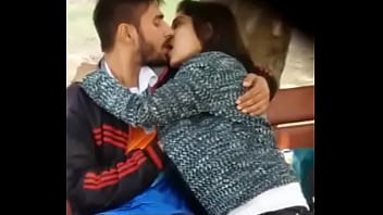 Desi Kissing sex