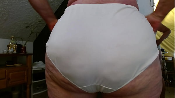 Showing Off sex