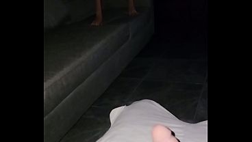 одна дома sex