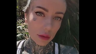 моет спину sex