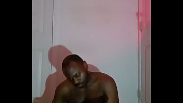 порно секс с молодой брюнеткой дома раком частное video