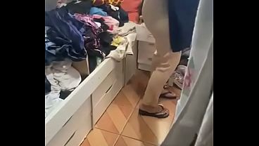 под платьем video