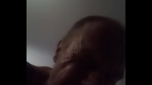 Gemendo De Quatro sex